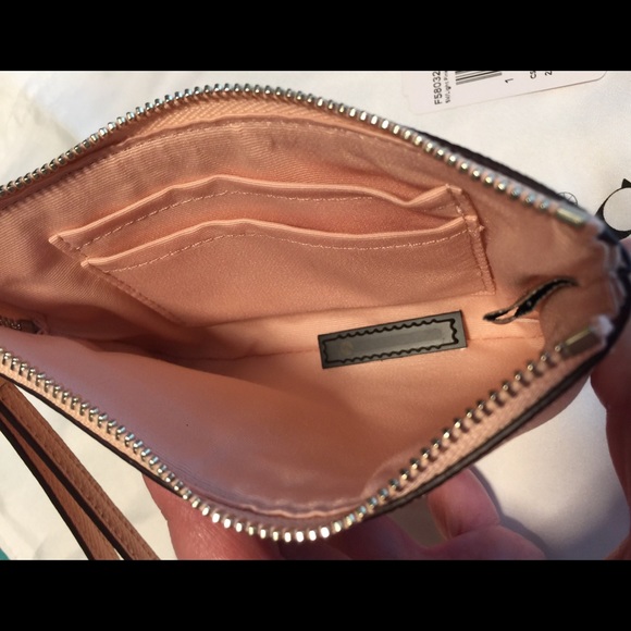 COACH Wristlet ๐๐๐ - Picture 3 of 4